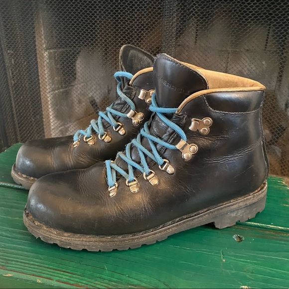 merrell classic hiking boots